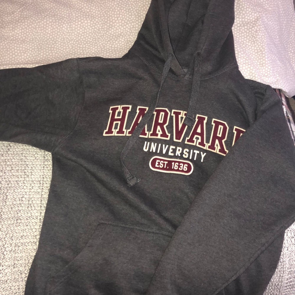 NWOT Harvard Sweatshirt!! No Piling/imperfections!
